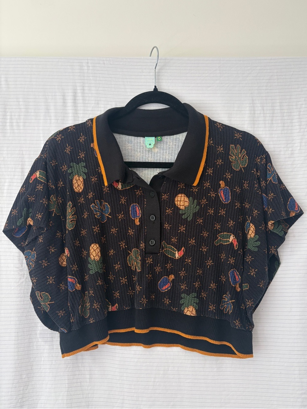 FARM RIO Cropped Black Knit Polo Top with Tropical print RARE FIND size Large
